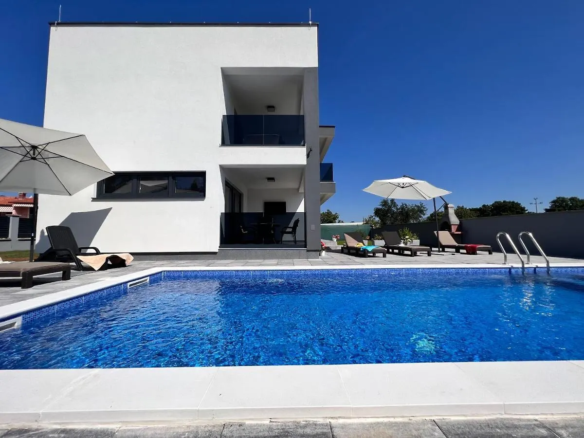 Villa H Labin